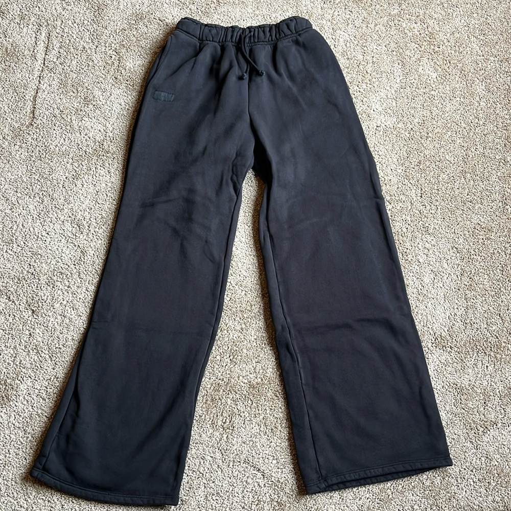Set Active wide leg sweats in Onyx